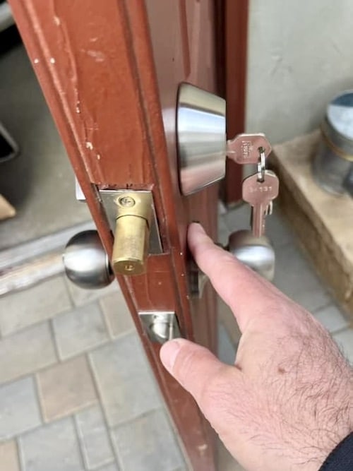Deadbolt lock installation - BS Locksmith LLC