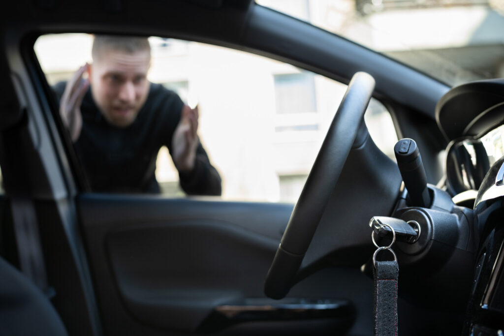 our mobile locksmith arrives to a car lockout in Aurora